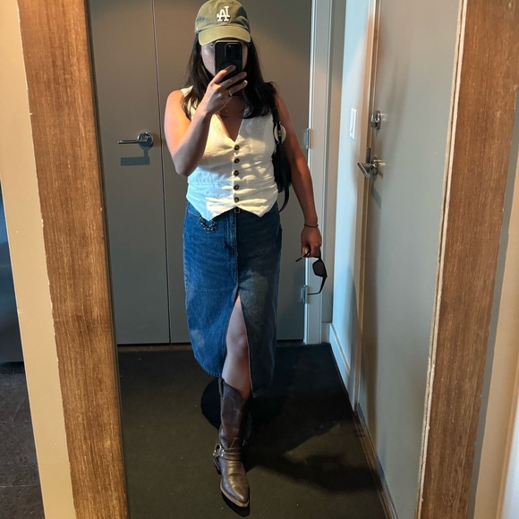 Meet your Posher, Chrissie - Picture 1 of 1